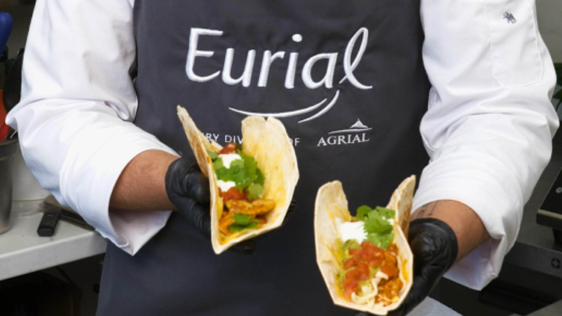 Tacos extra cheese – z kurczakiem lub z halloumi z chilli