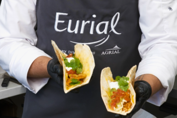 Tacos extra cheese – z kurczakiem lub z halloumi z chilli