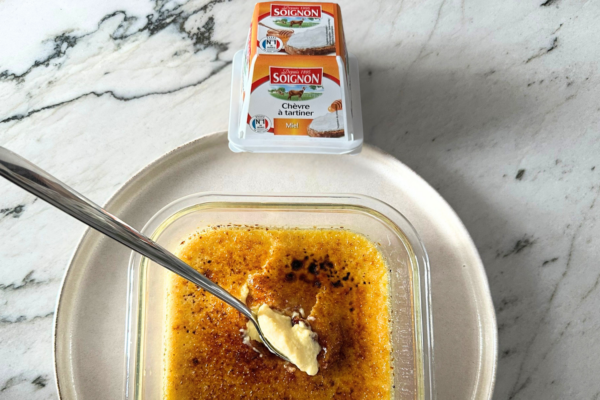 Crème brûlée z sera koziego Soignon z miodem z lawendą